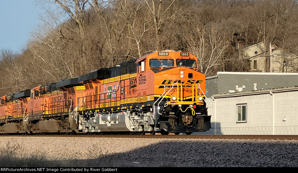 BNSF 5869 25th Anniversary Unit